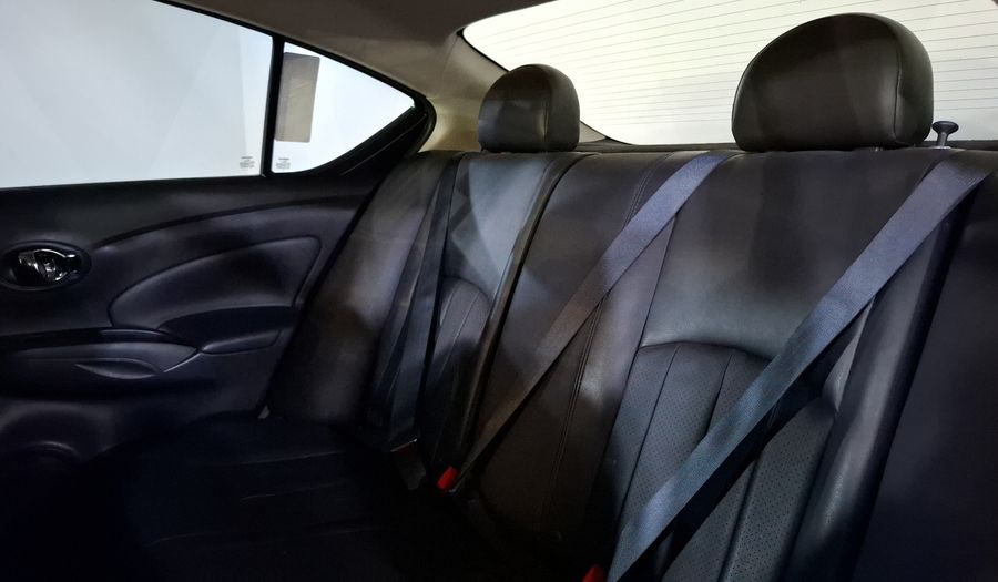 Nissan Versa 1.6 EXCLUSIVE AUTO Sedan 2017