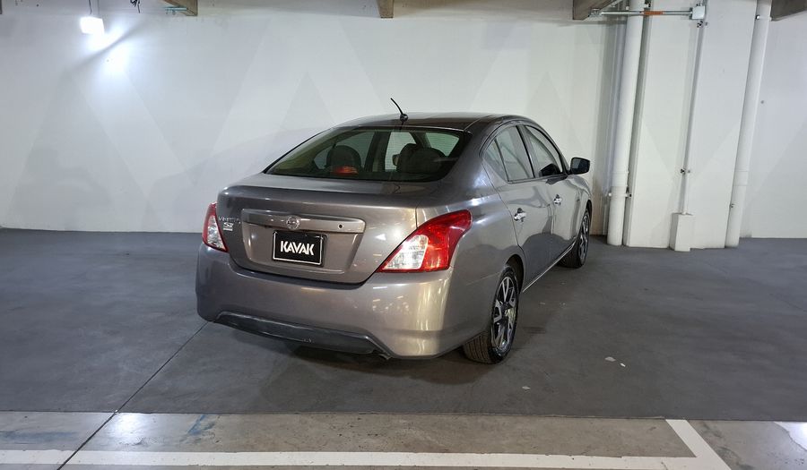 Nissan Versa 1.6 EXCLUSIVE AUTO Sedan 2017