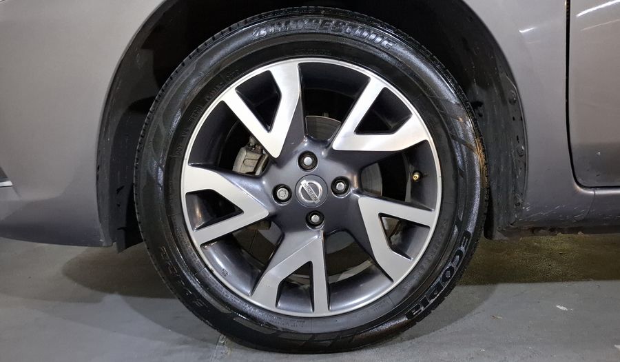 Nissan Versa 1.6 EXCLUSIVE AUTO Sedan 2017
