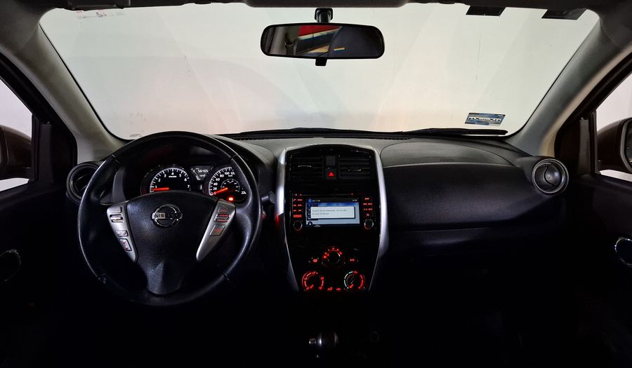 Nissan Versa 1.6 EXCLUSIVE AUTO Sedan 2017