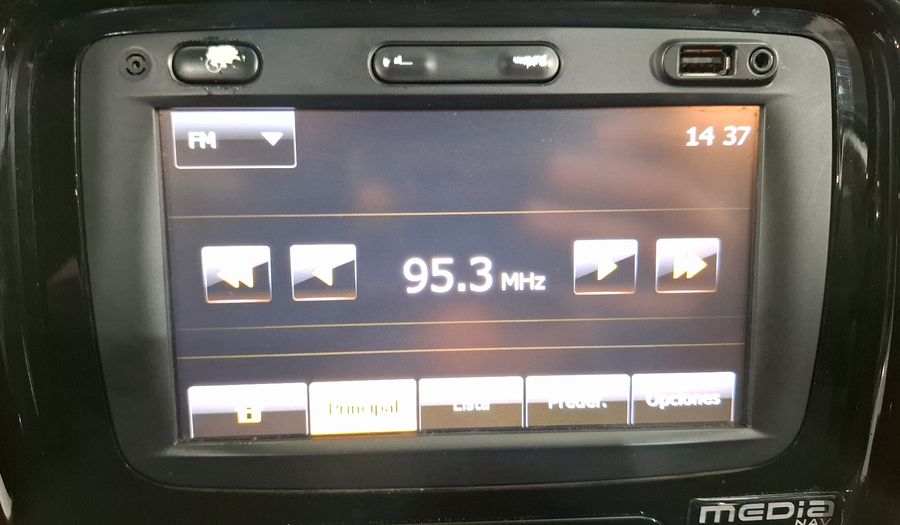 Renault Stepway 1.6 DYNAMIQUE MEDIA NAV MT Hatchback 2015