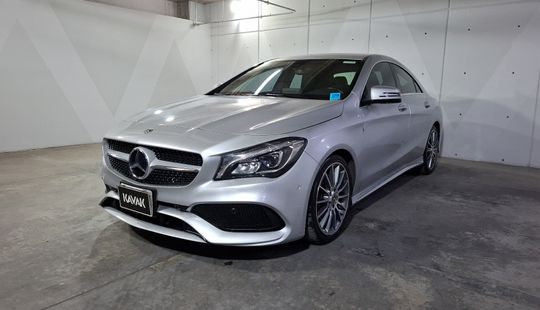 Mercedes Benz • Clase CLA