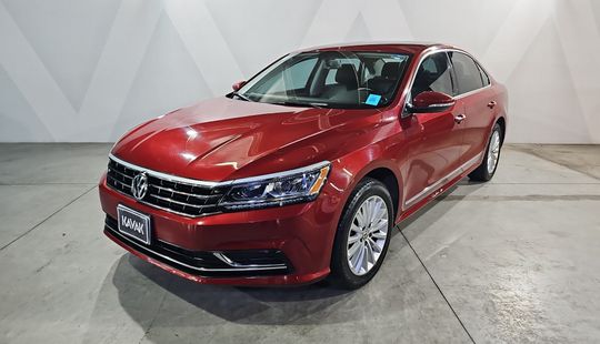 Volkswagen • Passat