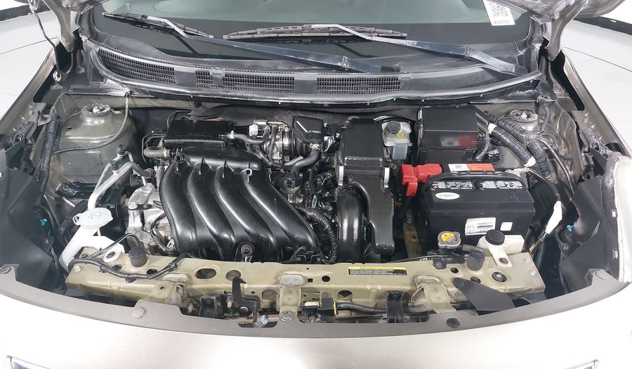 Nissan Versa 1.6 ADVANCE TA AC Sedan 2012