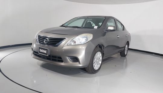 Nissan • Versa