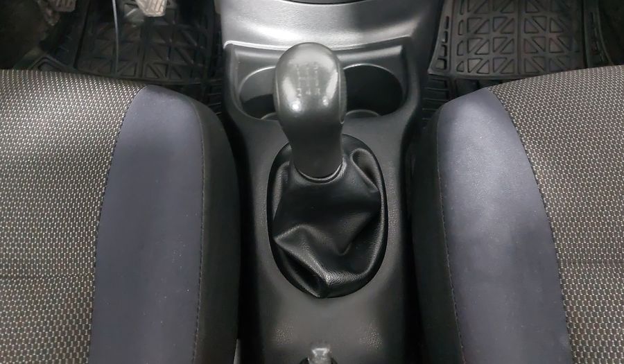 Nissan Versa 1.6 ADVANCE TA AC Sedan 2012