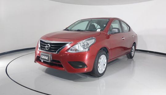 Nissan • Versa