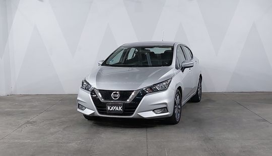 Nissan • Versa