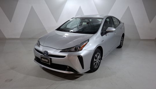 Toyota • Prius