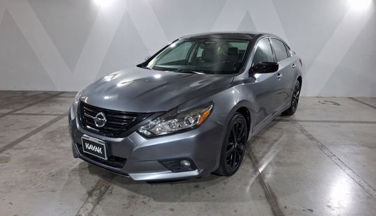 Nissan • Altima