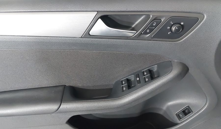 Volkswagen Jetta COMFORTLINE Sedan 2016