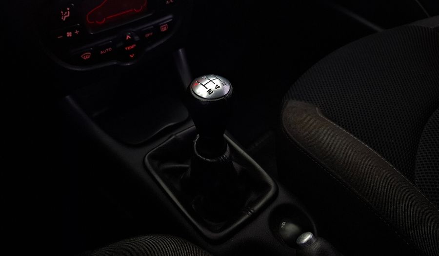 Peugeot 207 1.4 COMPACT ALLURE MT Hatchback 2012