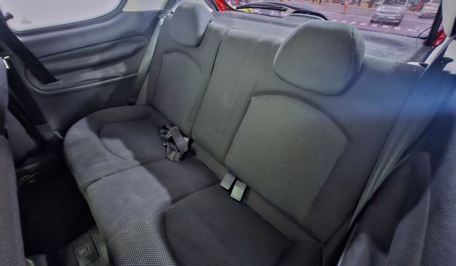 Peugeot 207 1.4 COMPACT ALLURE MT Hatchback 2012