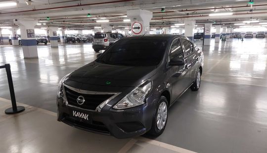 Nissan • Versa