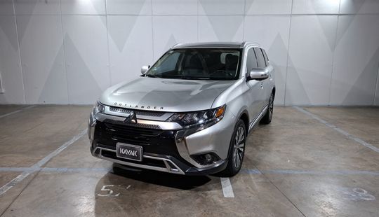 Mitsubishi • Outlander