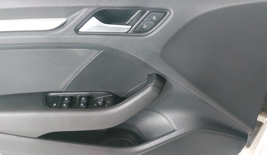 Audi A3 1.4 TFSI AMBIENTE S TRONIC Sedan 2015