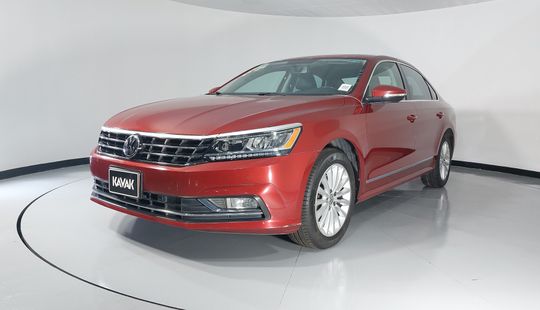 Volkswagen • Passat