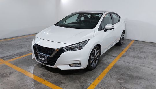 Nissan • Versa