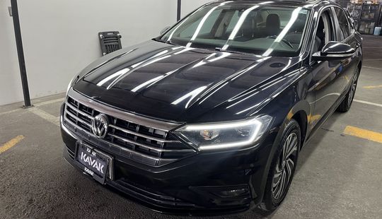 Volkswagen • Jetta