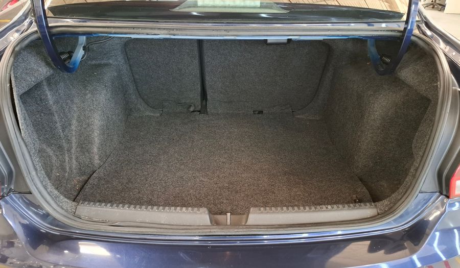 Volkswagen Polo 1.6 COMFORTLINE TIPTRONIC Sedan 2015