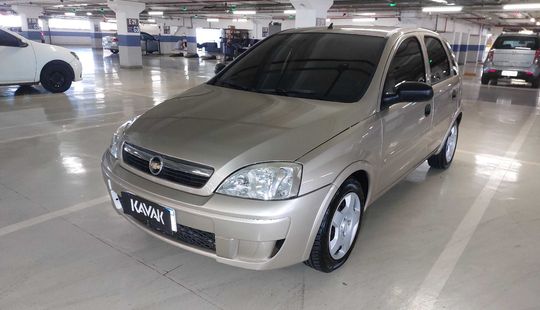 Chevrolet • Corsa