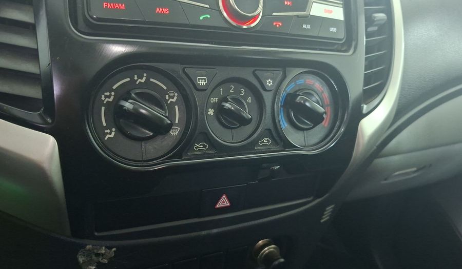 Mitsubishi L200 2.4 TD KATANA DC CR WF Pickup 2017
