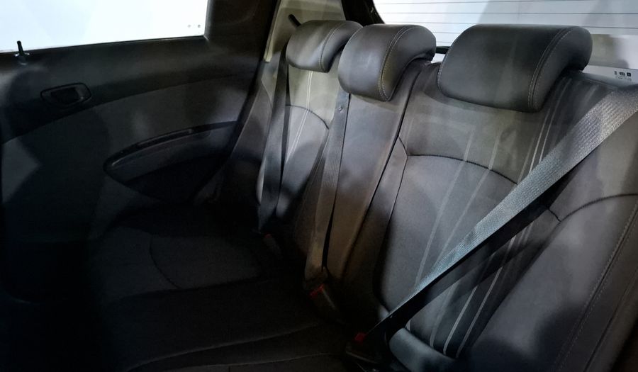 Chevrolet Spark 1.2 LTZ C MT Hatchback 2015