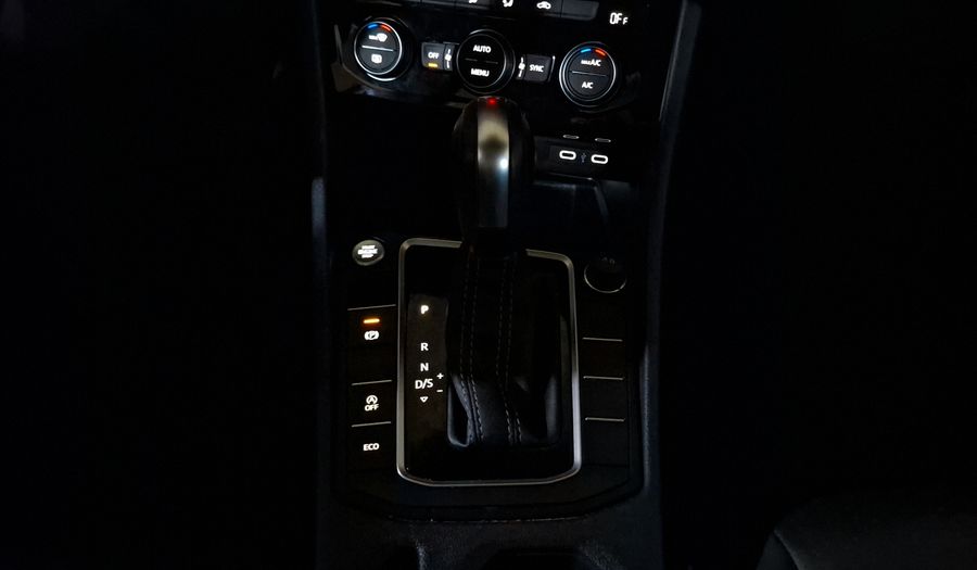 Volkswagen Jetta 1.4 R-LINE AUTO Sedan 2021