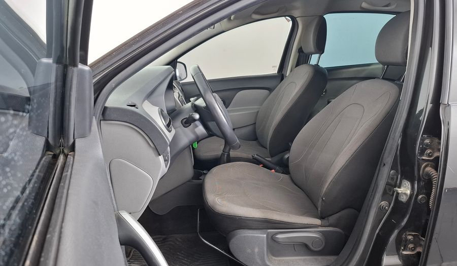Renault Logan 1.6 PRIVILEGE Sedan 2017