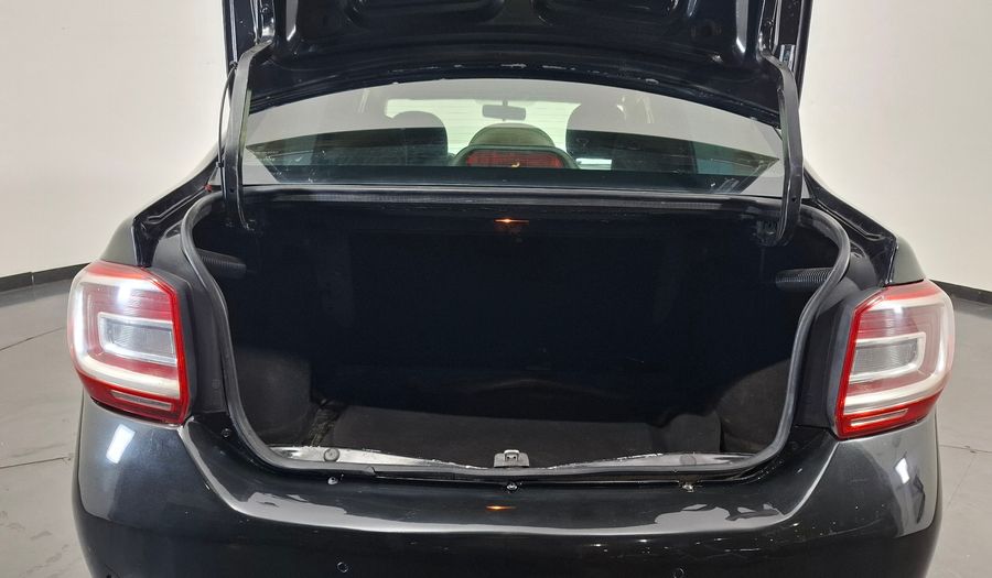 Renault Logan 1.6 PRIVILEGE Sedan 2017