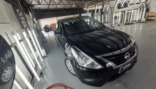 Nissan • Versa