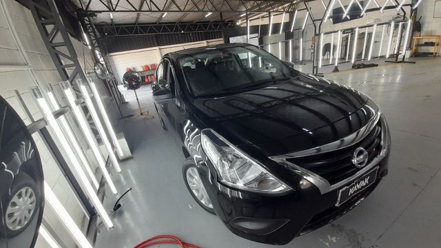 Nissan • Versa