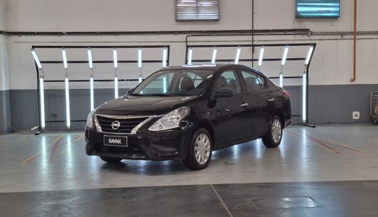 Nissan • Versa