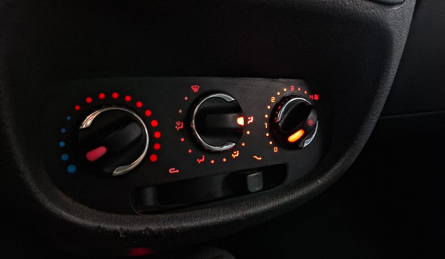 Renault Clio 1.1 GT LINE Hatchback 2014