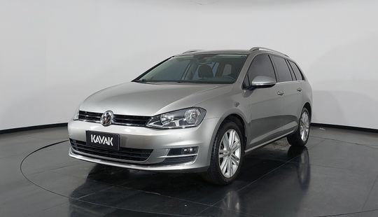 Volkswagen • Golf