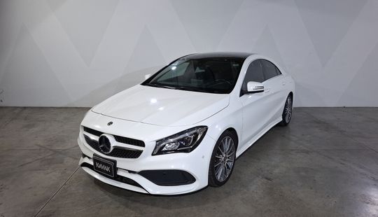 Mercedes Benz • Clase CLA