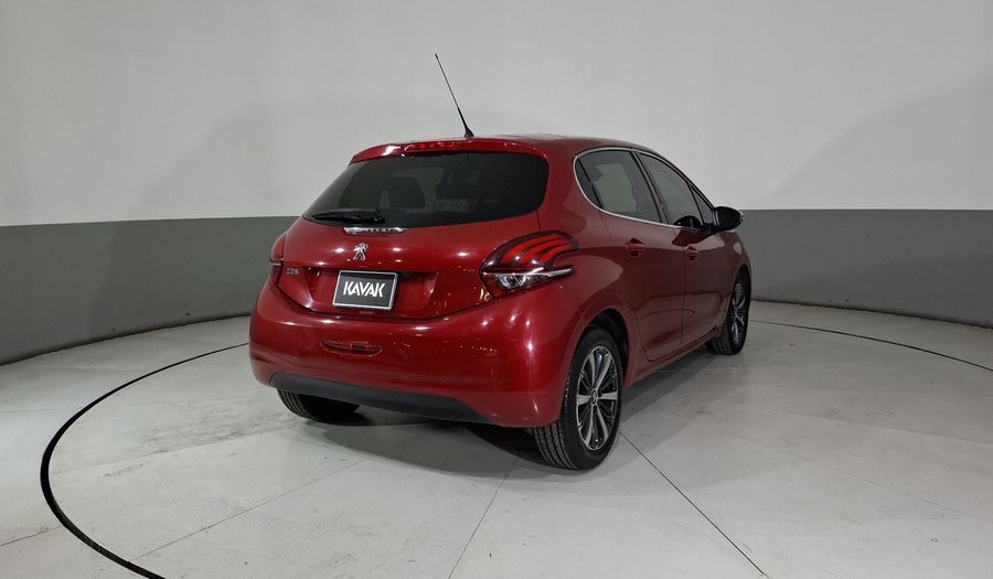 Peugeot 208 1.6 FELINE AT Hatchback 2017