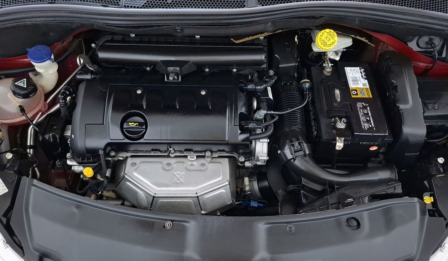 Peugeot 208 1.6 FELINE AT Hatchback 2017