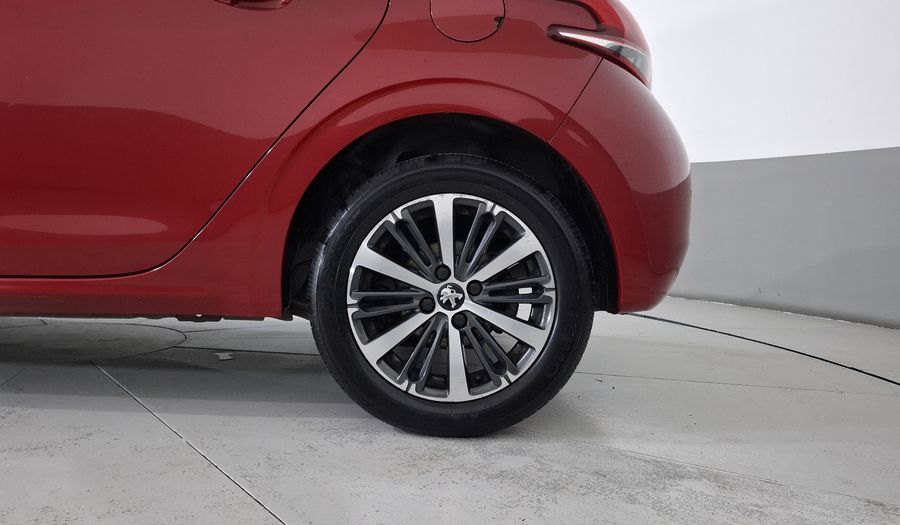 Peugeot 208 1.6 FELINE AT Hatchback 2017