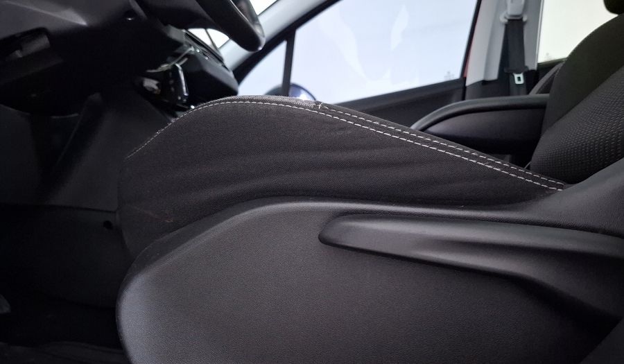 Peugeot 208 1.6 FELINE AT Hatchback 2017