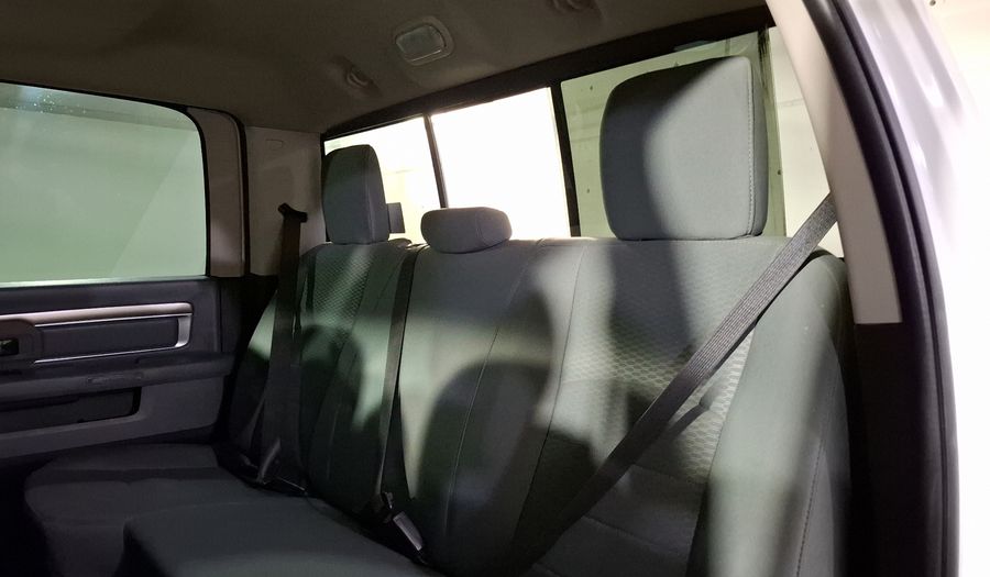 Ram 1500 5.7 CREW CAB SLT TRABAJO 4X4 V8 6AT Pickup 2020