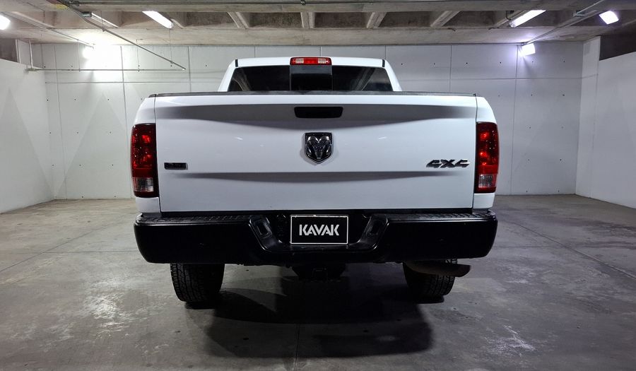 Ram 1500 5.7 CREW CAB SLT TRABAJO 4X4 V8 6AT Pickup 2020