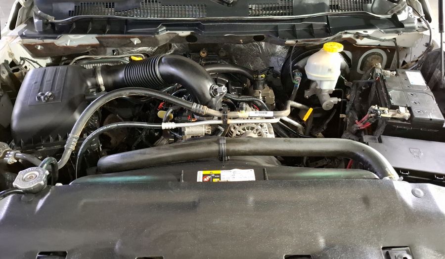 Ram 1500 5.7 CREW CAB SLT TRABAJO 4X4 V8 6AT Pickup 2020
