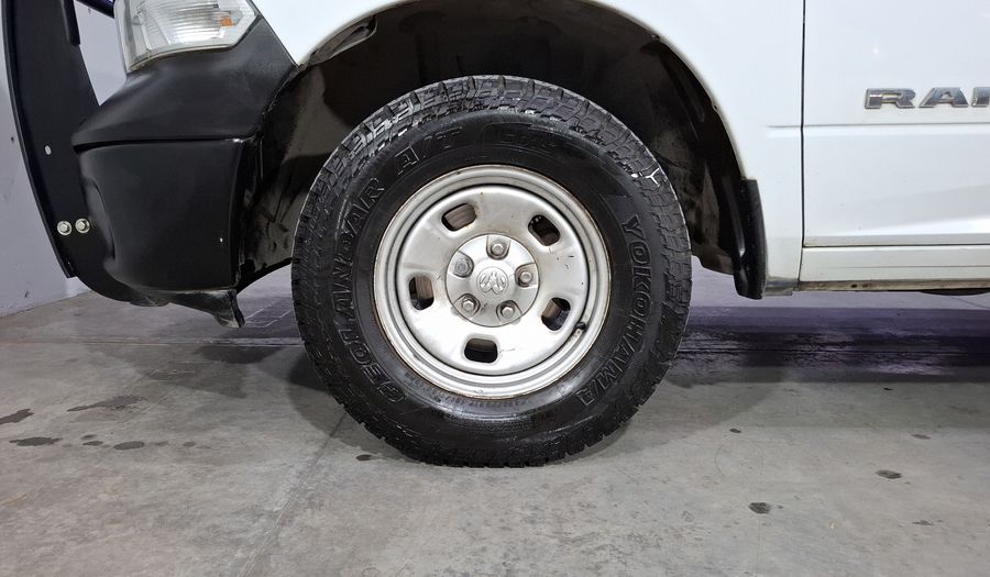 Ram 1500 5.7 CREW CAB SLT TRABAJO 4X4 V8 6AT Pickup 2020