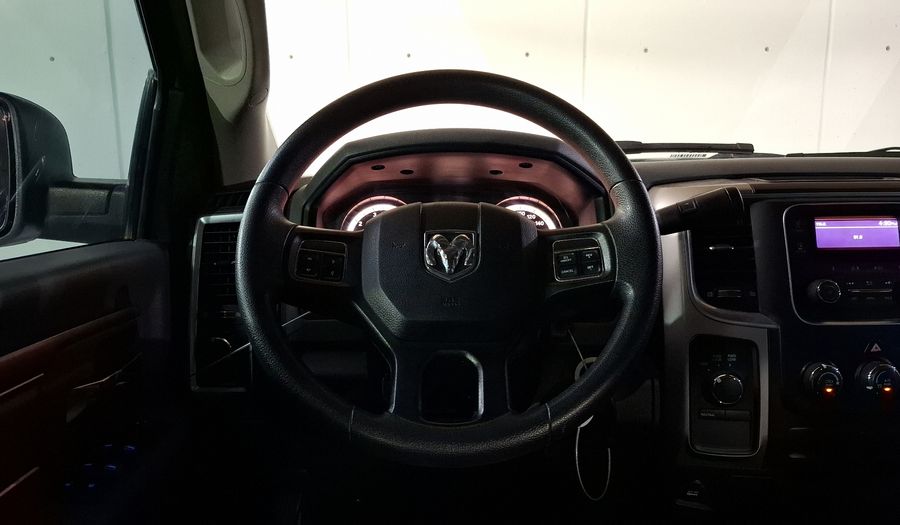 Ram 1500 5.7 CREW CAB SLT TRABAJO 4X4 V8 6AT Pickup 2020