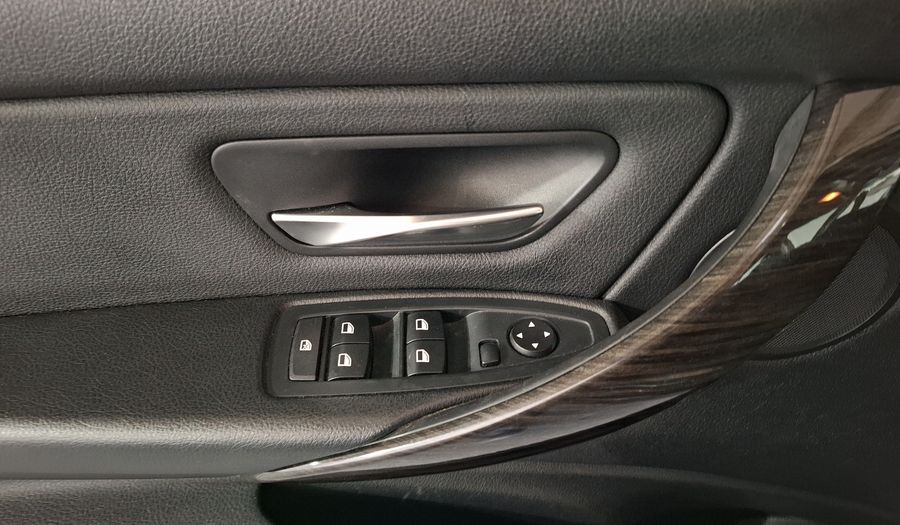 Bmw Serie 3 2.0 320IA LUXURY LINE Sedan 2014