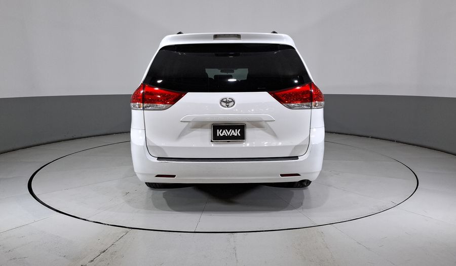 Toyota Sienna 3.5 LE AT Minivan 2014
