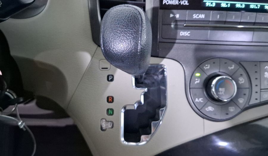 Toyota Sienna 3.5 LE AT Minivan 2014