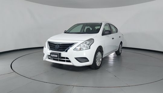 Nissan • Versa