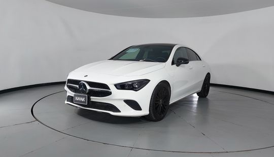 Mercedes Benz • Clase CLA